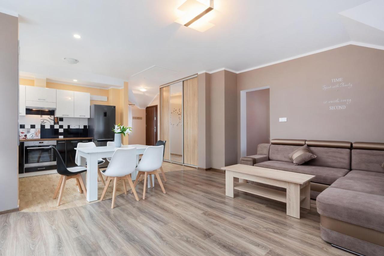 Apartamenty Krakowska นีคอร์เซ ภายนอก รูปภาพ